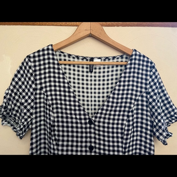 H&M Divided Black & White Plaid Dress - Picture 4 of 5